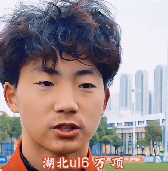  萬項談全運(yùn)會吊射破門：發(fā)現(xiàn)門將站位不是很好，就很自信的射門