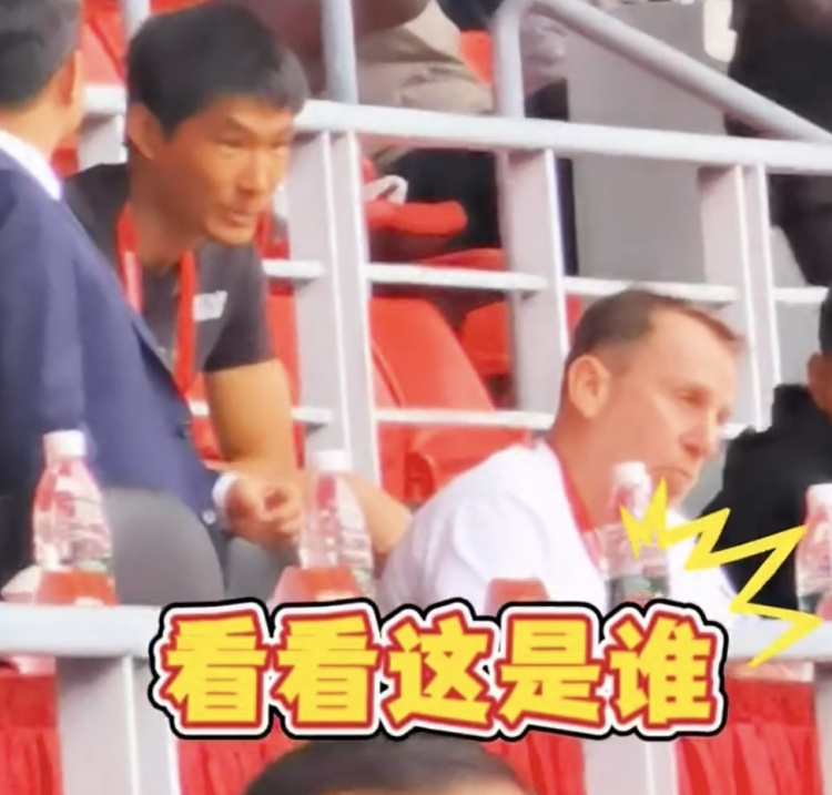  久爾杰維奇現(xiàn)身鹽城，現(xiàn)場(chǎng)觀看中國(guó)U22國(guó)足vs韓國(guó)