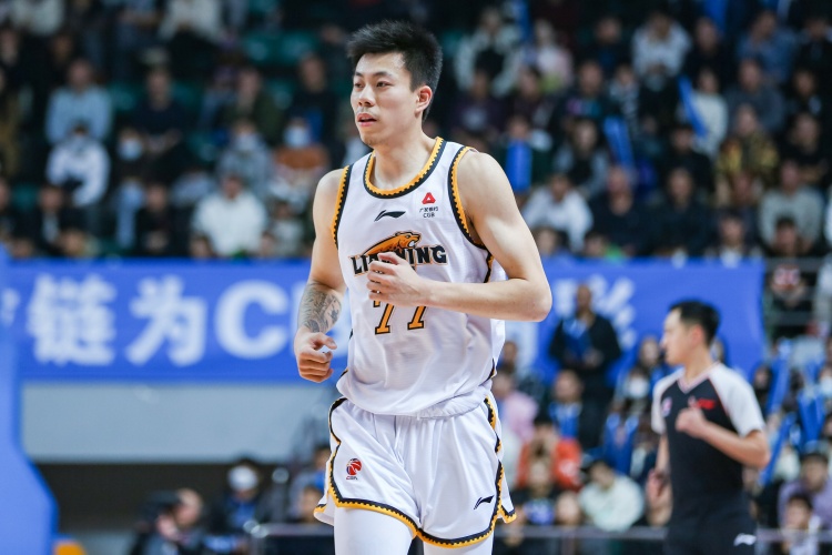  復(fù)出還要找狀態(tài)！張鎮(zhèn)麟半場6中1僅拿2分1板4助1斷